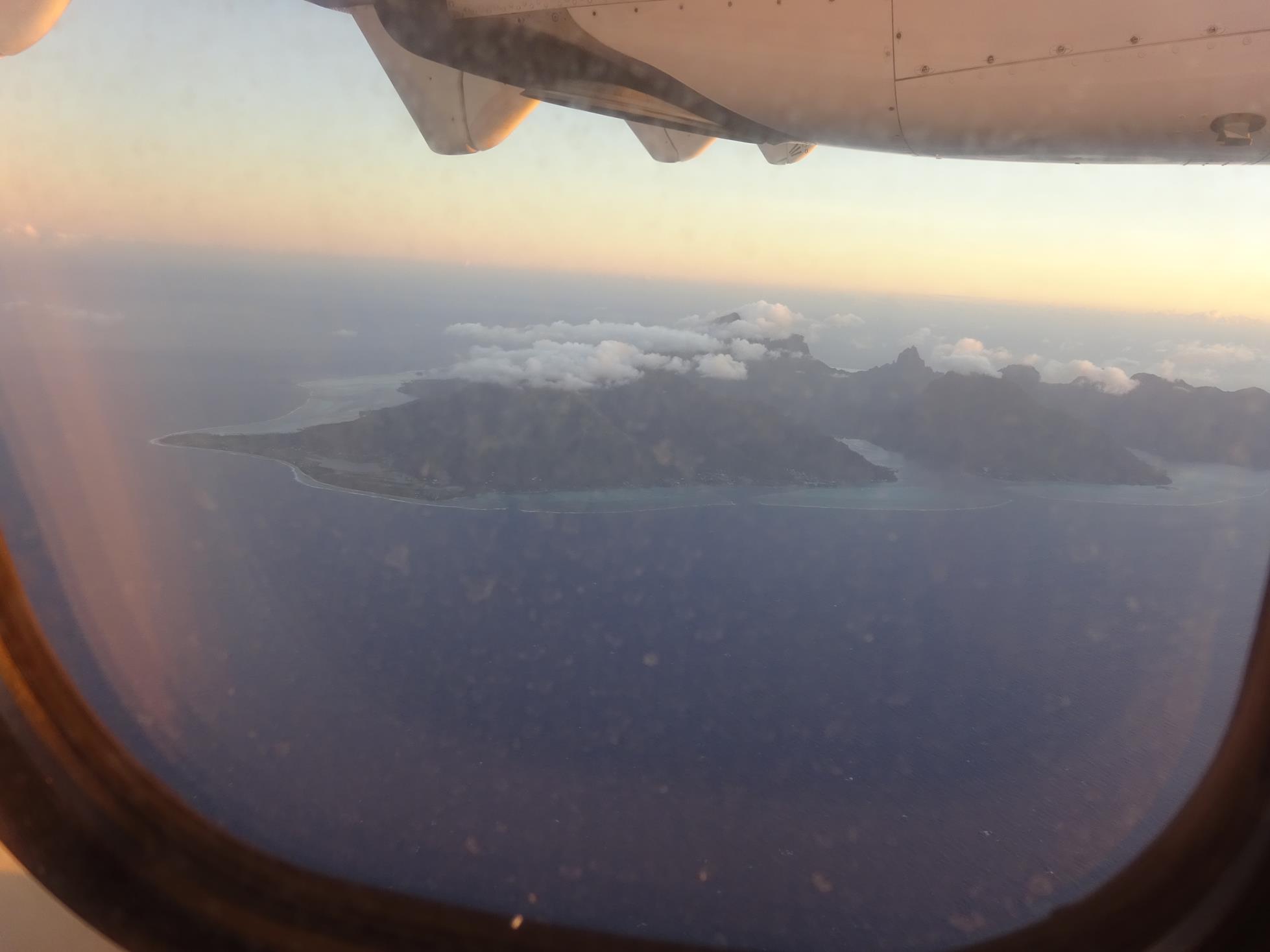 en vol vers Huahine