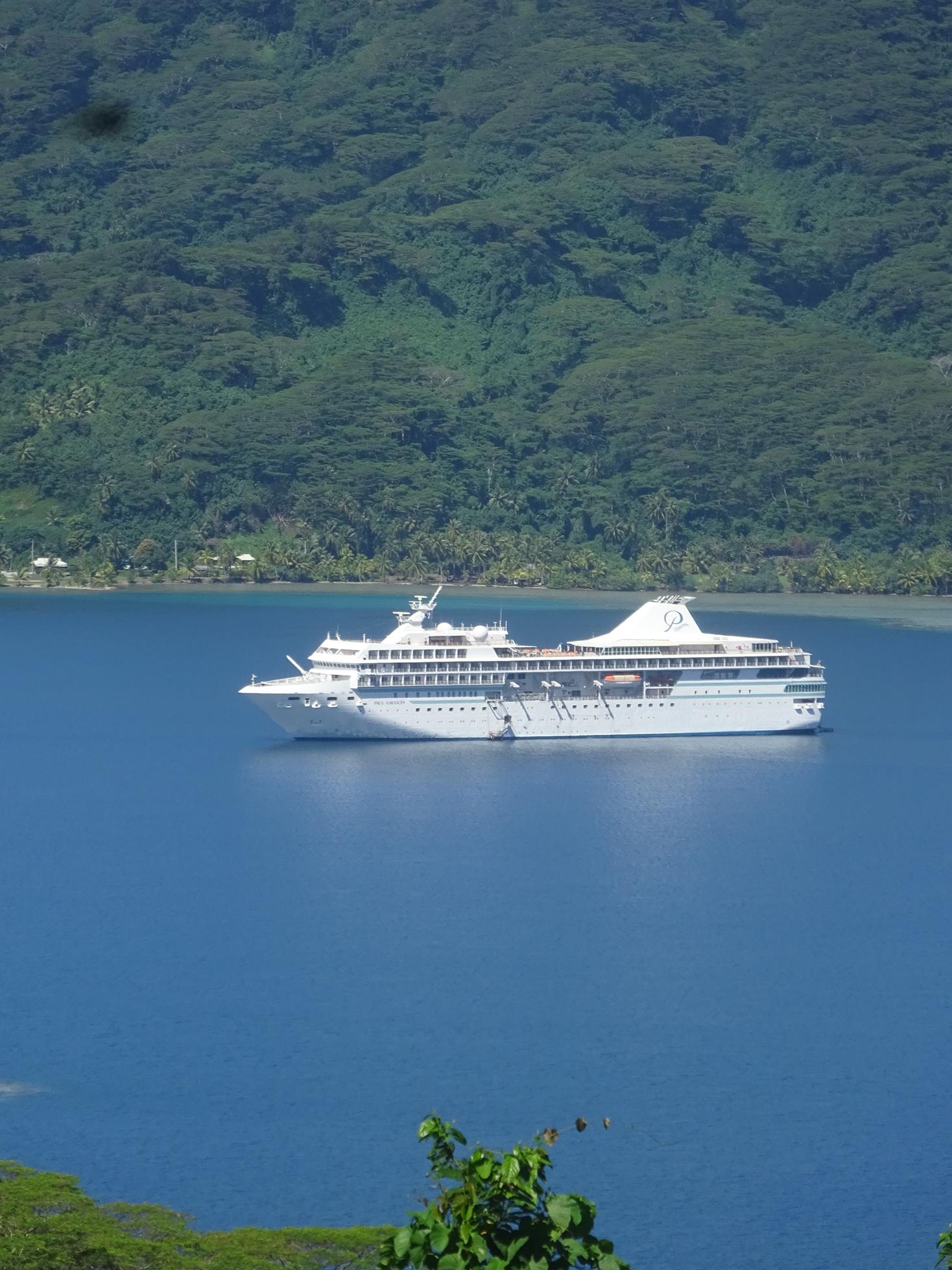 la baie de Maro é à Huahine