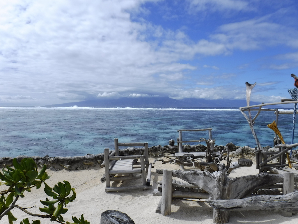 vue sur Tahiti