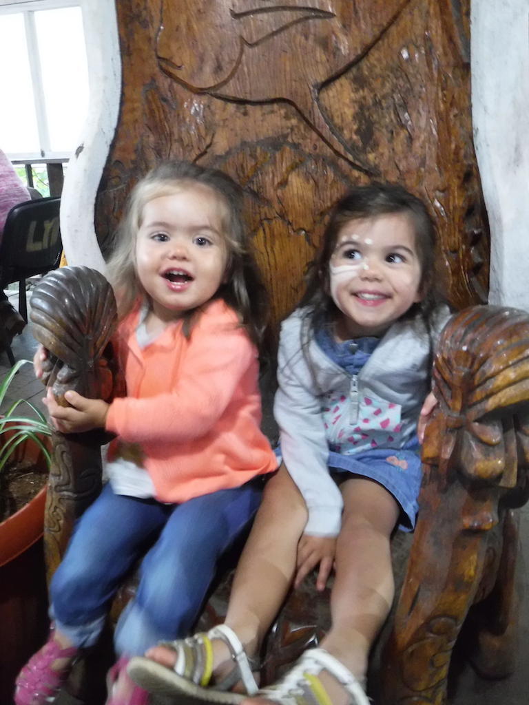 Sisters, Lou-Anne maquillée à la locale pour l'occasion