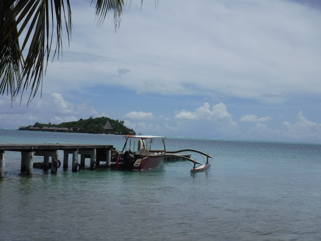 leur pirogue à balancier