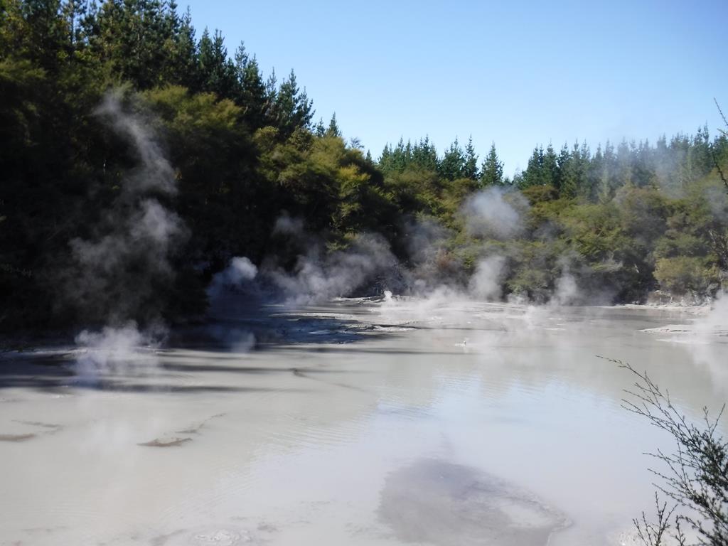 Wai-o-Tapu thermal wonderland