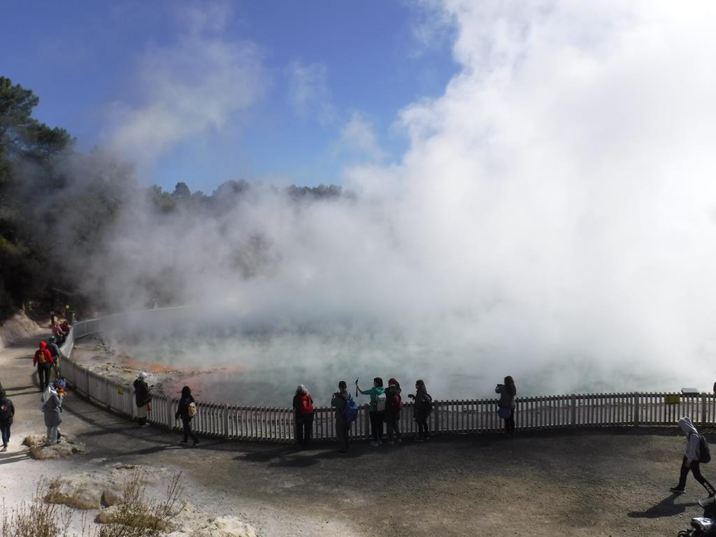 Wai-o-Tapu thermal wonderland