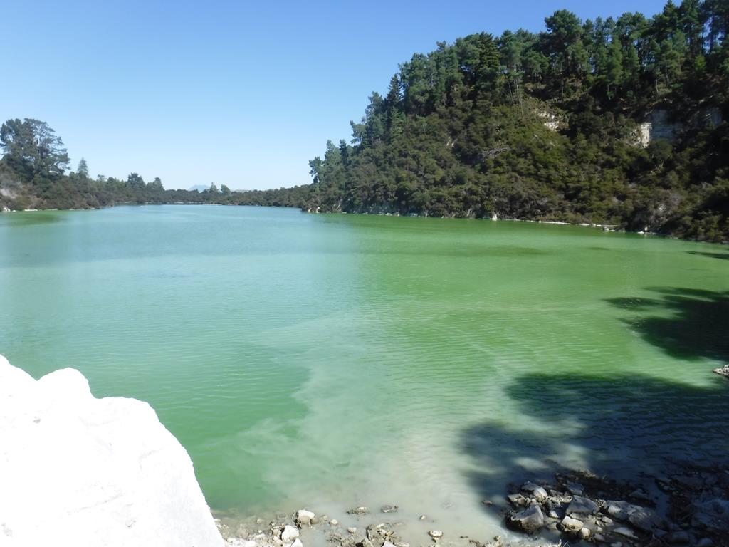 Wai-o-Tapu thermal wonderland