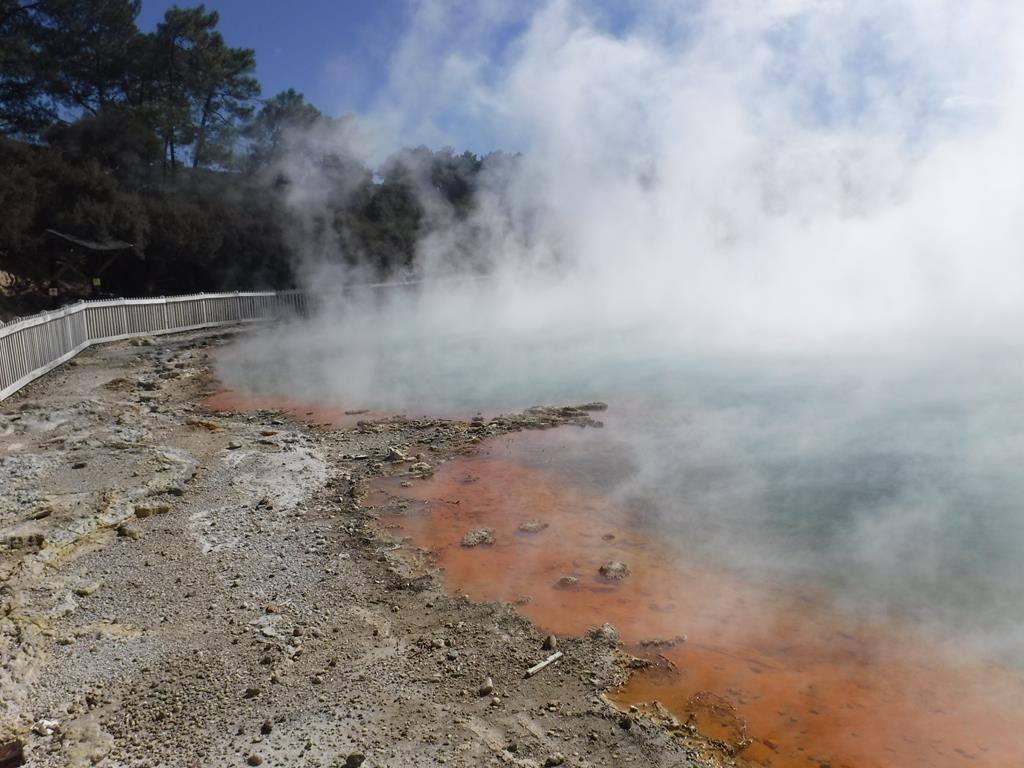Wai-o-Tapu thermal wonderland