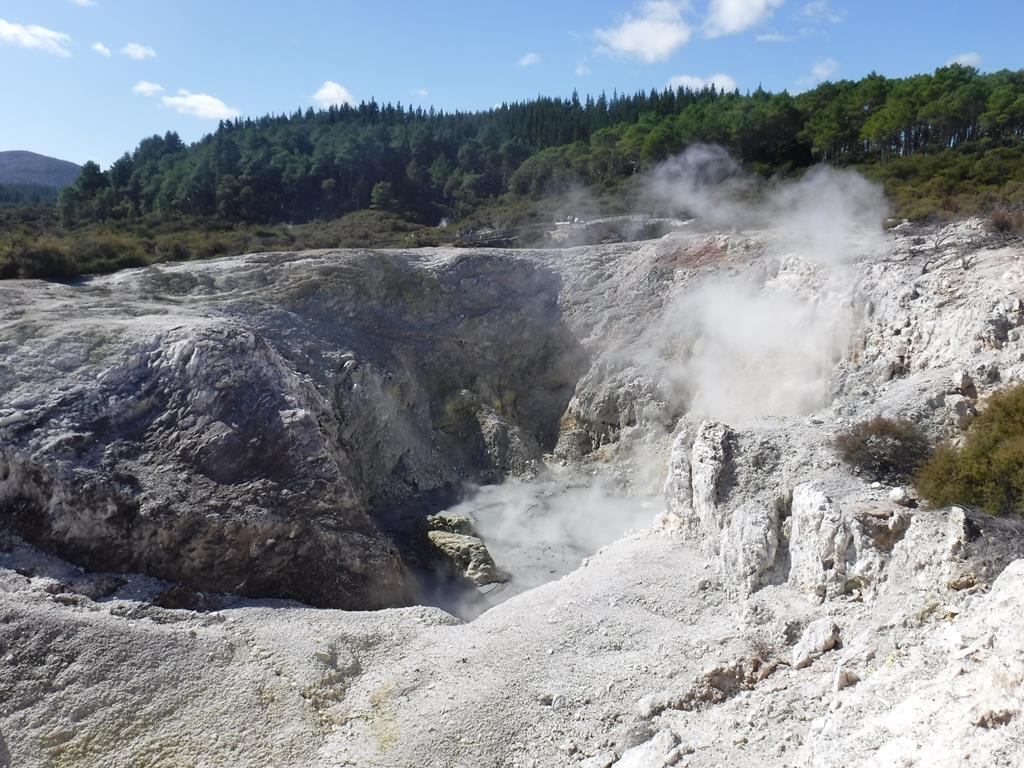 Wai-o-Tapu thermal wonderland