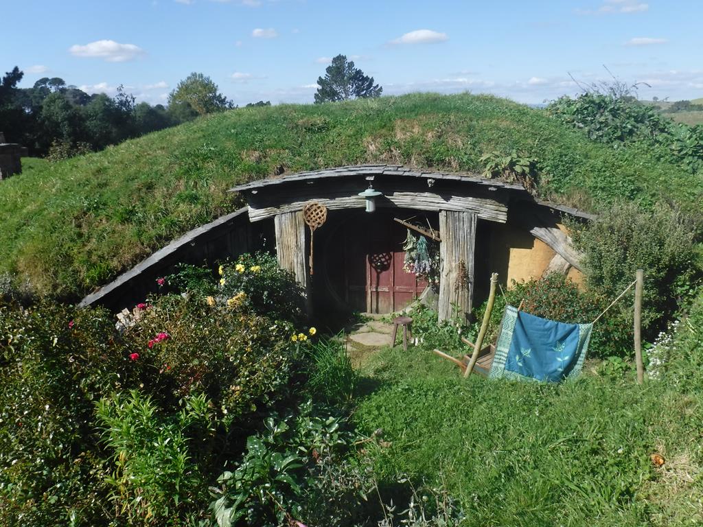 Hobbiton Movie Set