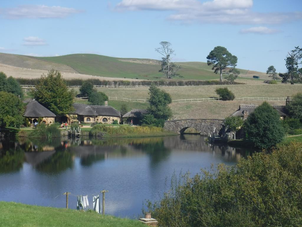 Hobbiton Movie Set