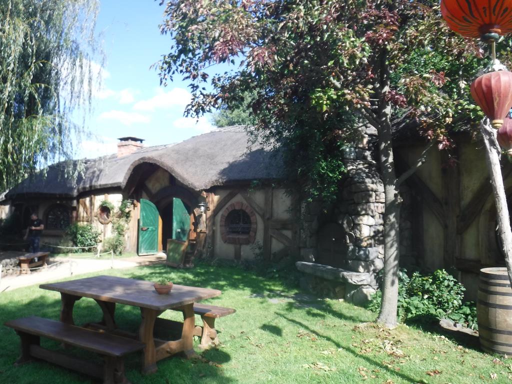 Hobbiton Movie Set