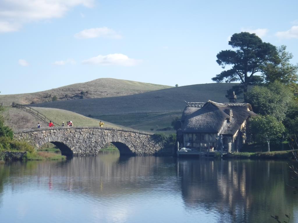 Hobbiton Movie Set