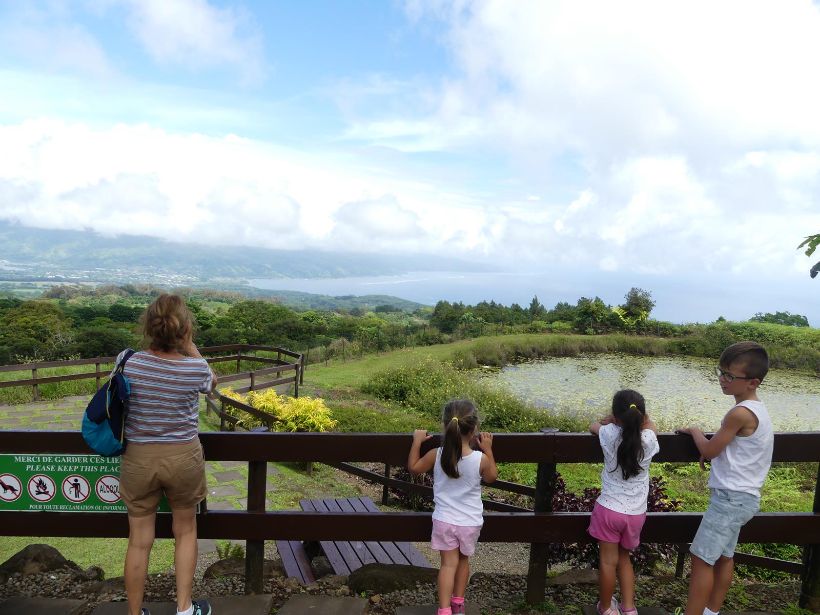 au Belvédère du plateau de Taravao
