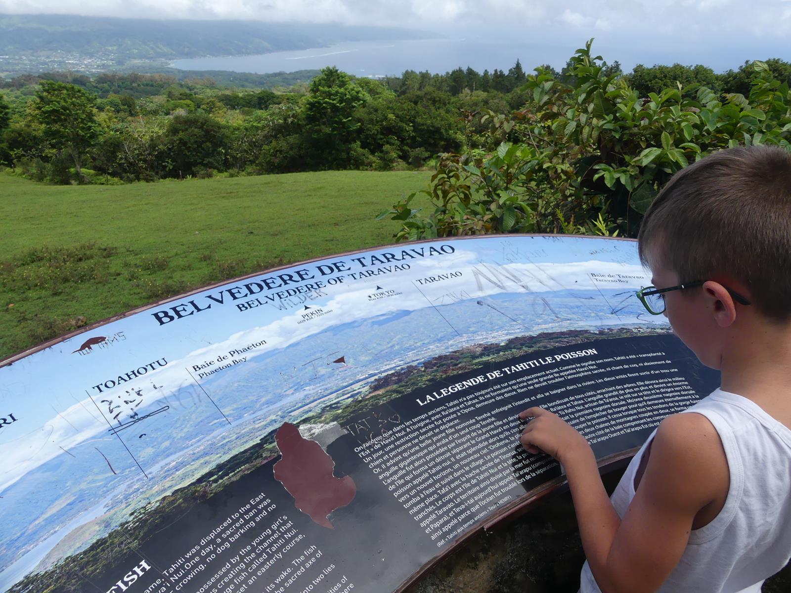 au Belvédère du plateau de Taravao