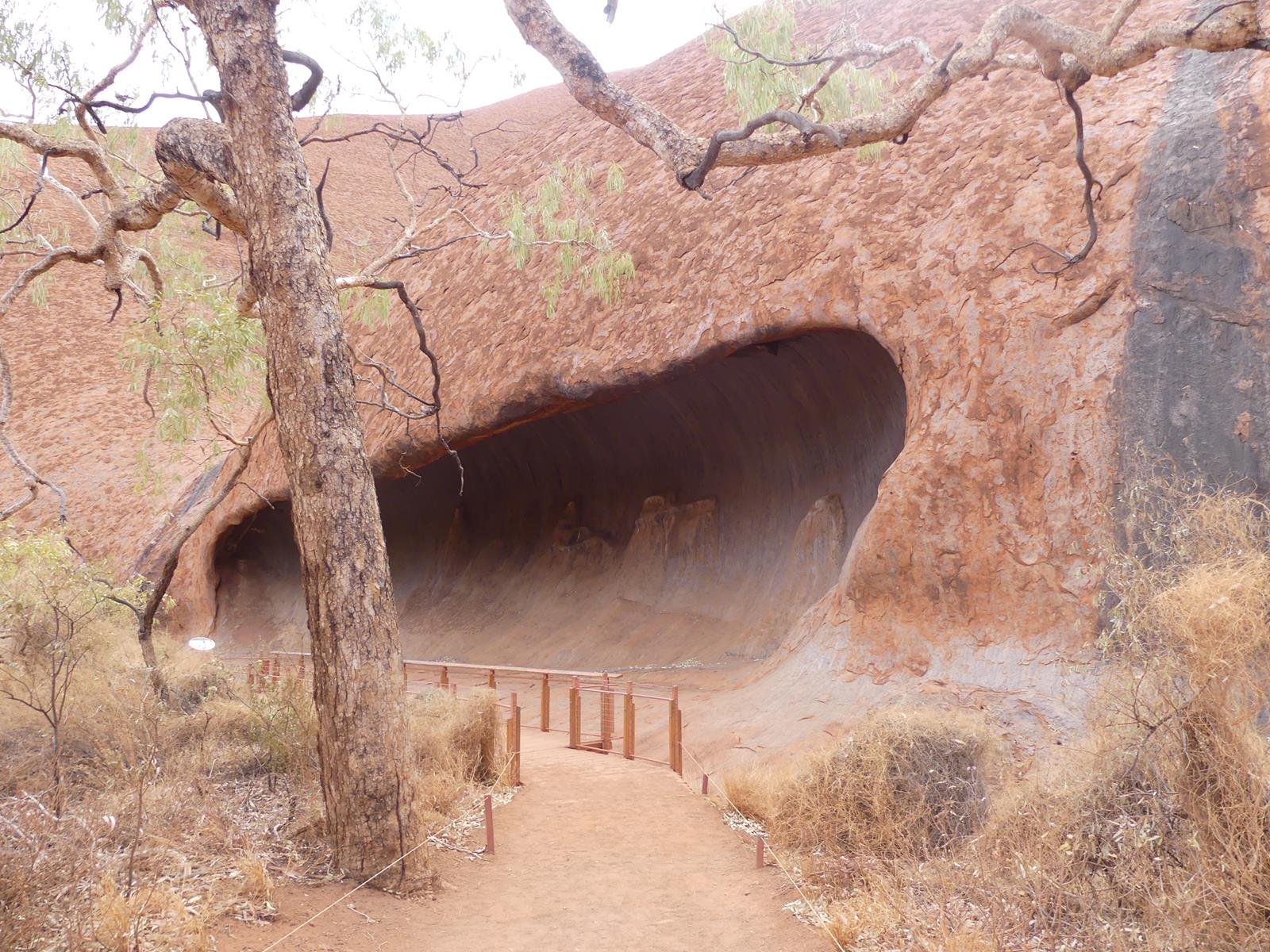 marche autour de Ayers Rock