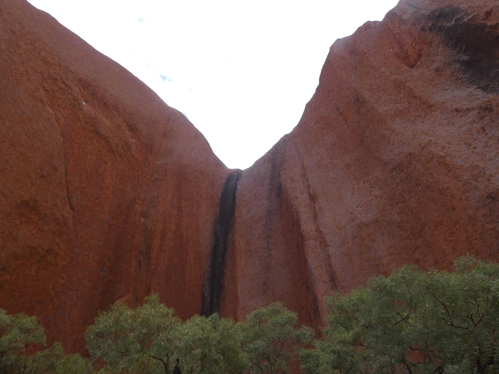 marche autour de Ayers Rock